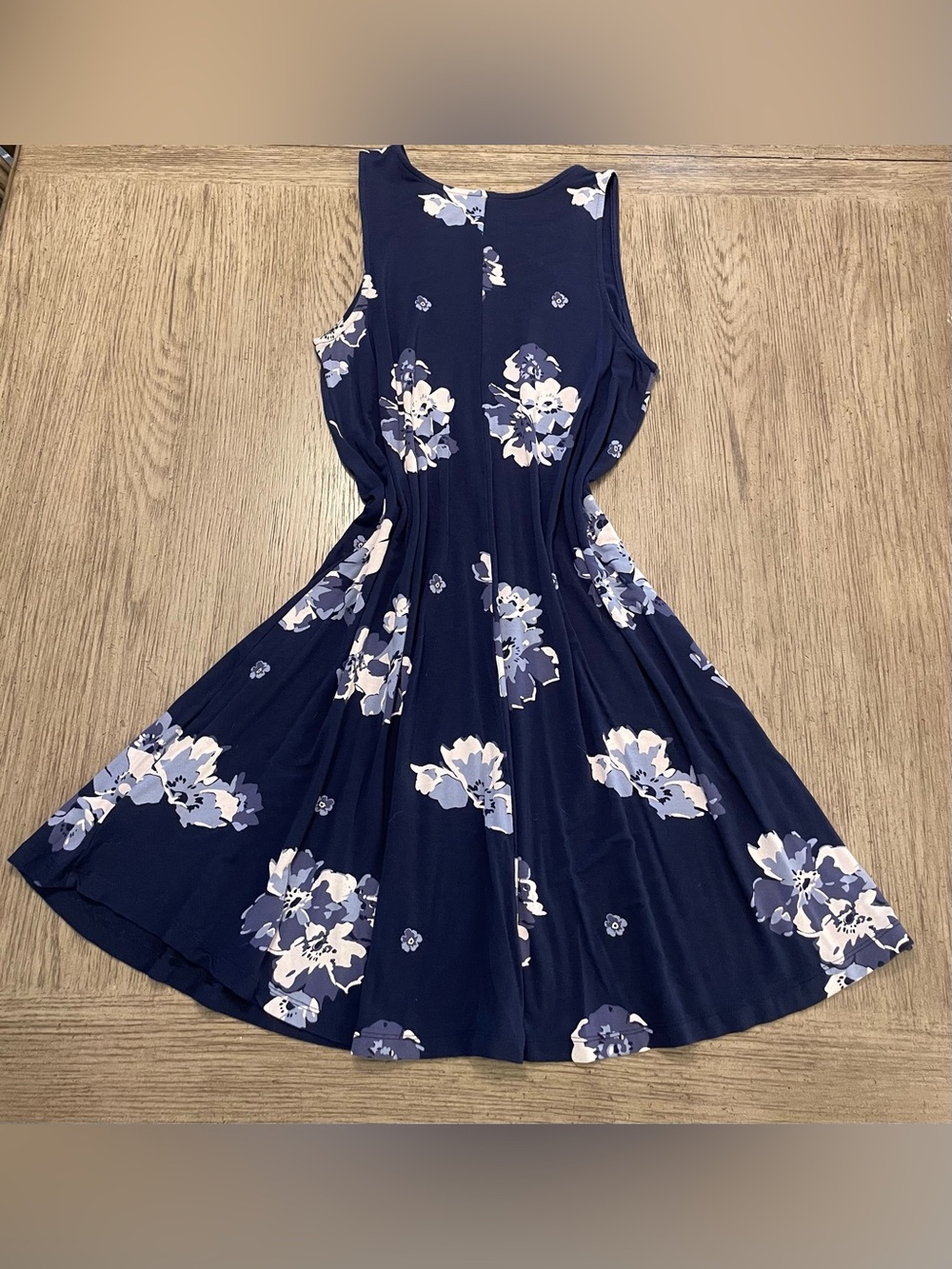 Old Navy women’s dress, small, dark blue with light blue & white flowers - Picture 2 of 3